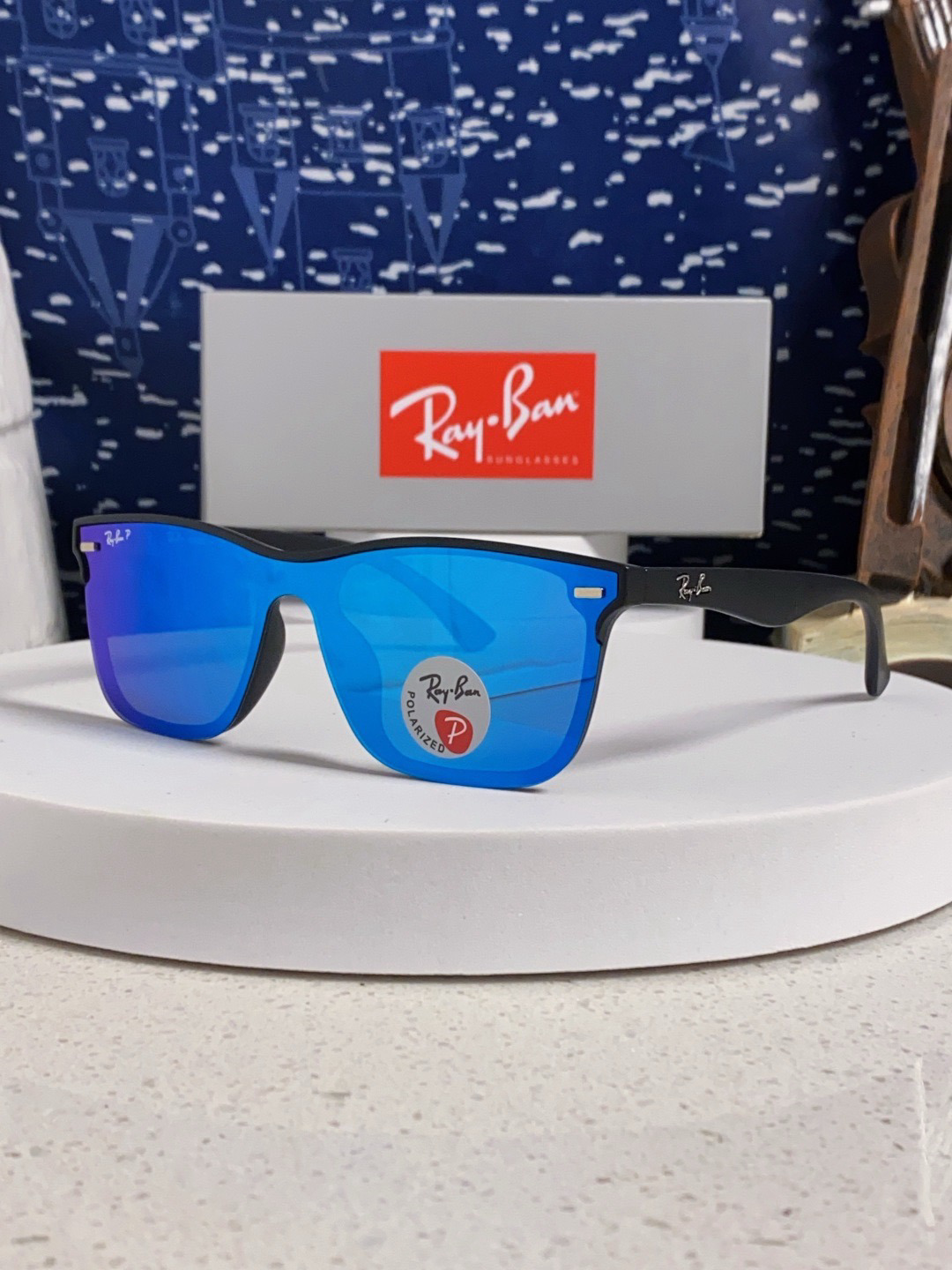 Accessories Sunglasses — 0501a3e4 angle 1